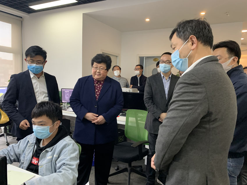 寶山區區領(lǐng)導一行蒞臨邁維動(dòng)漫調研企業(yè)復工復產(chǎn)情況(圖1)
