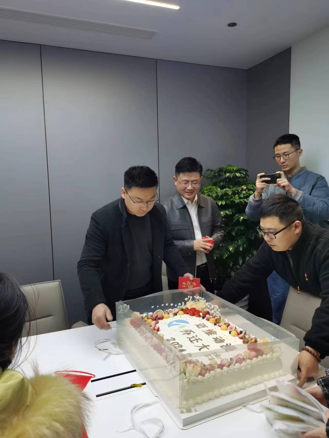 上海邁維動(dòng)漫科技有限公司喜迎新年喬遷之喜：立足新起點(diǎn)，開(kāi)啟新征程！(圖5)