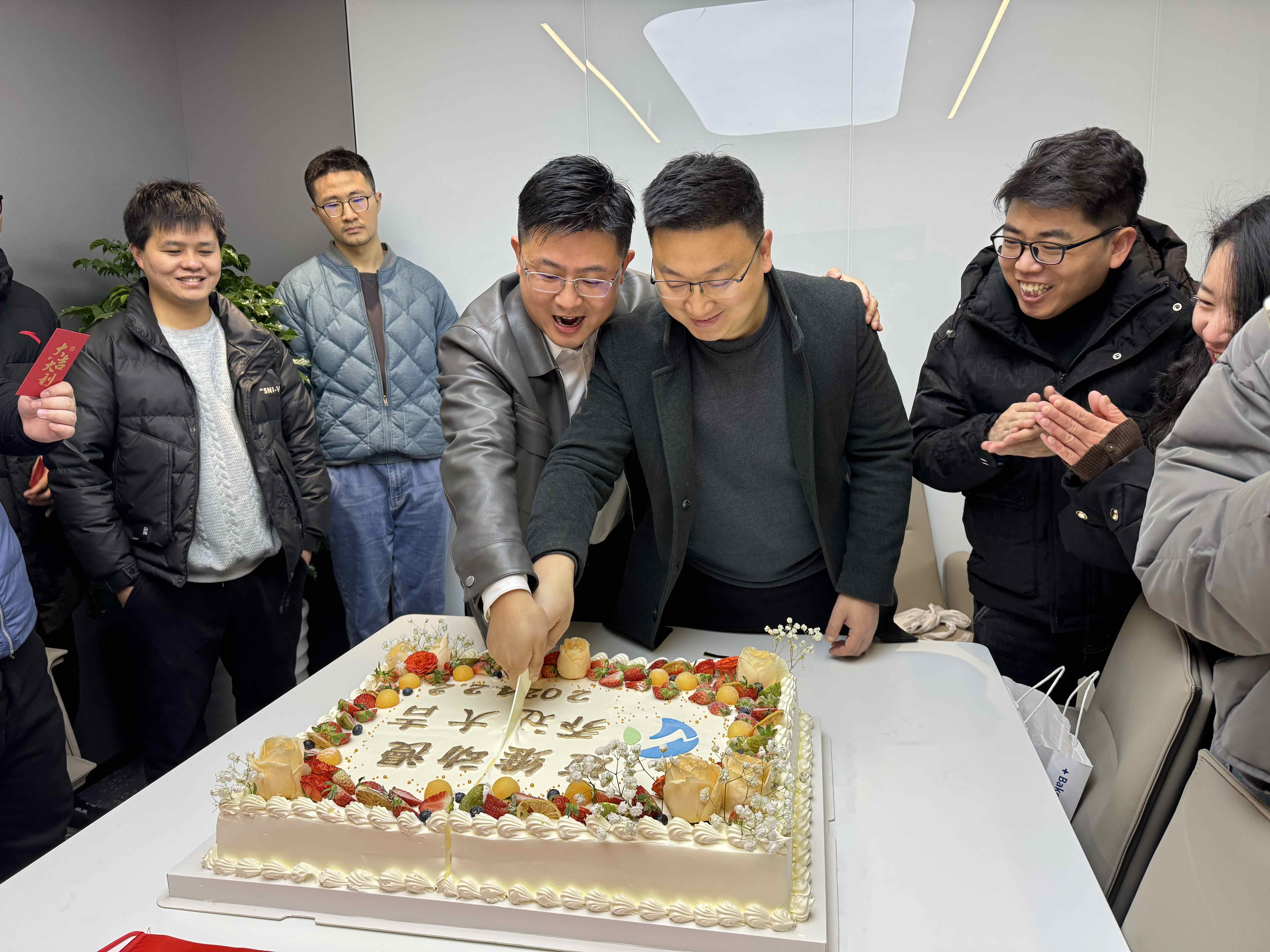 上海邁維動(dòng)漫科技有限公司喜迎新年喬遷之喜：立足新起點(diǎn)，開(kāi)啟新征程！(圖8)