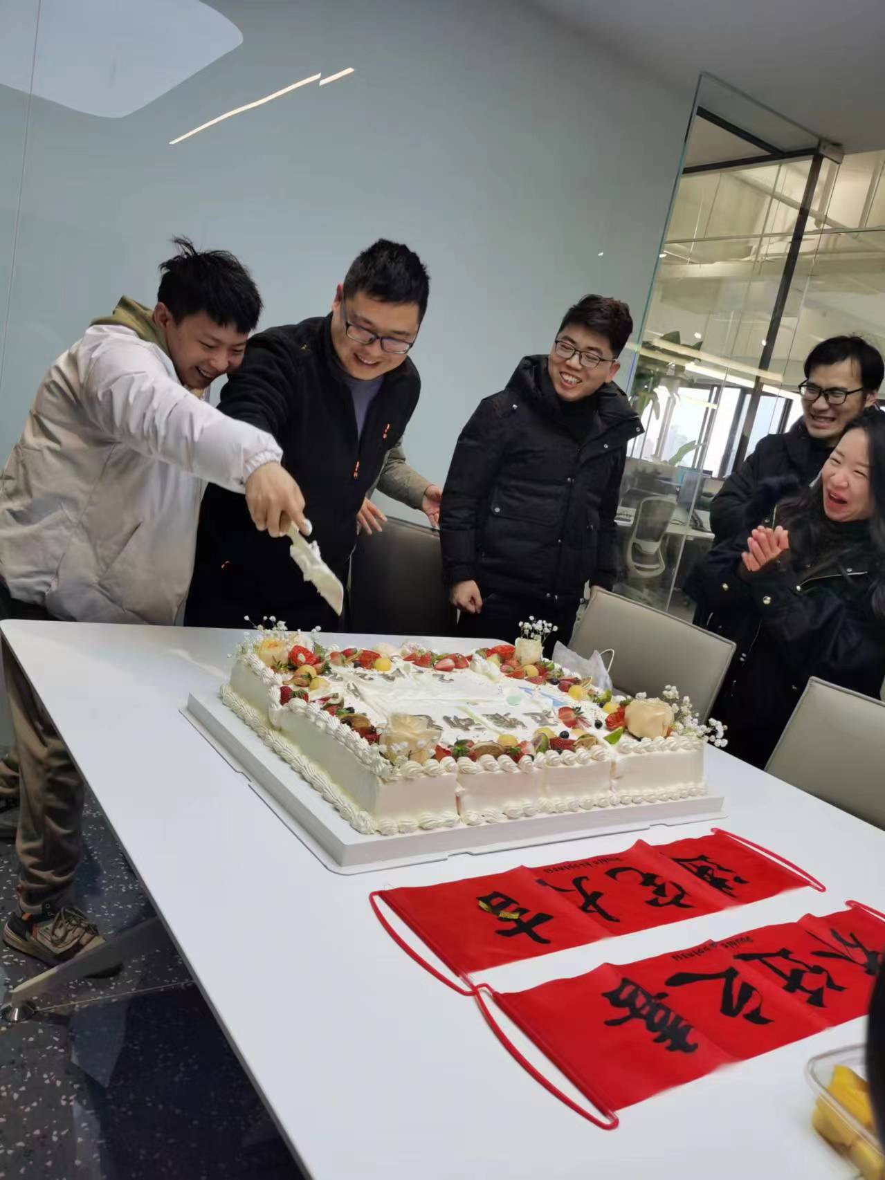 上海邁維動(dòng)漫科技有限公司喜迎新年喬遷之喜：立足新起點(diǎn)，開(kāi)啟新征程！(圖12)